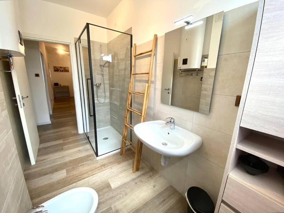 10Min From Center, 3 Bedroom Apartment With Balcony Trento Exterior foto